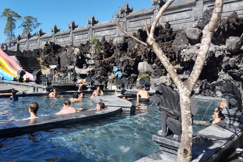 Les thermes de Batur ont des propriétés curatives